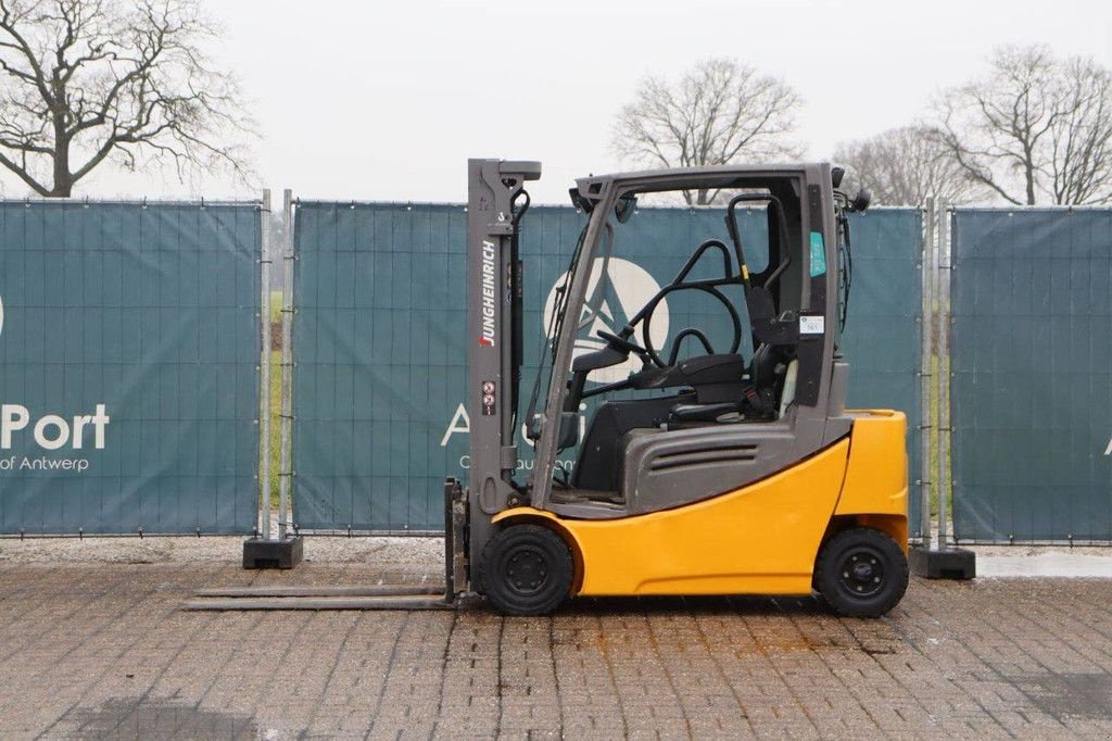 Frontstapler от тип Jungheinrich EFG 316, Gebrauchtmaschine в Antwerpen (Снимка 2)