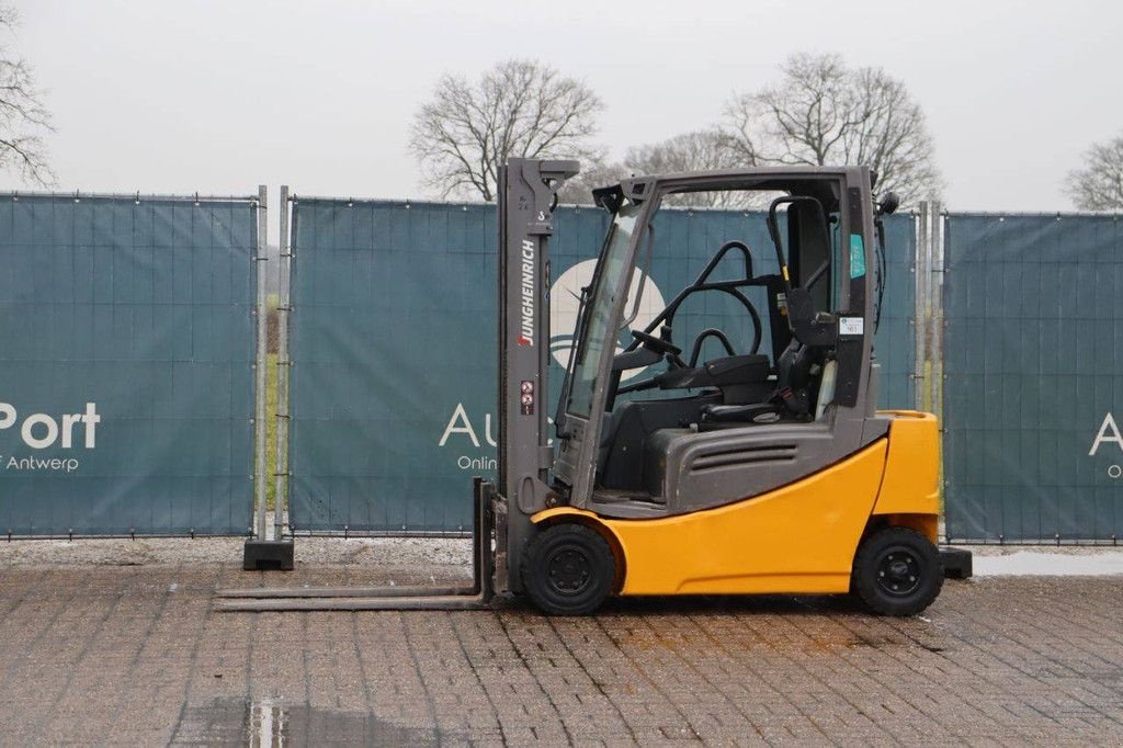 Frontstapler от тип Jungheinrich EFG 316, Gebrauchtmaschine в Antwerpen (Снимка 1)