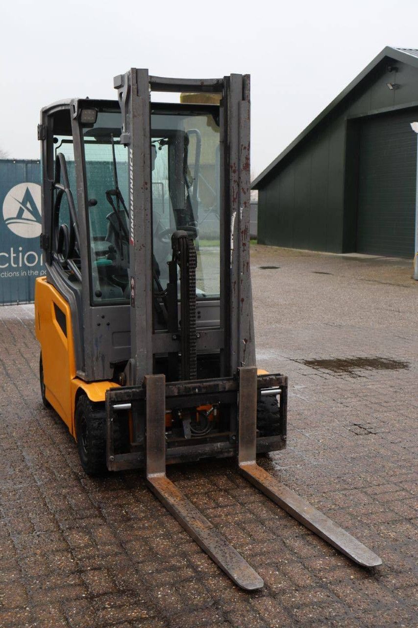 Frontstapler от тип Jungheinrich EFG 316, Gebrauchtmaschine в Antwerpen (Снимка 8)