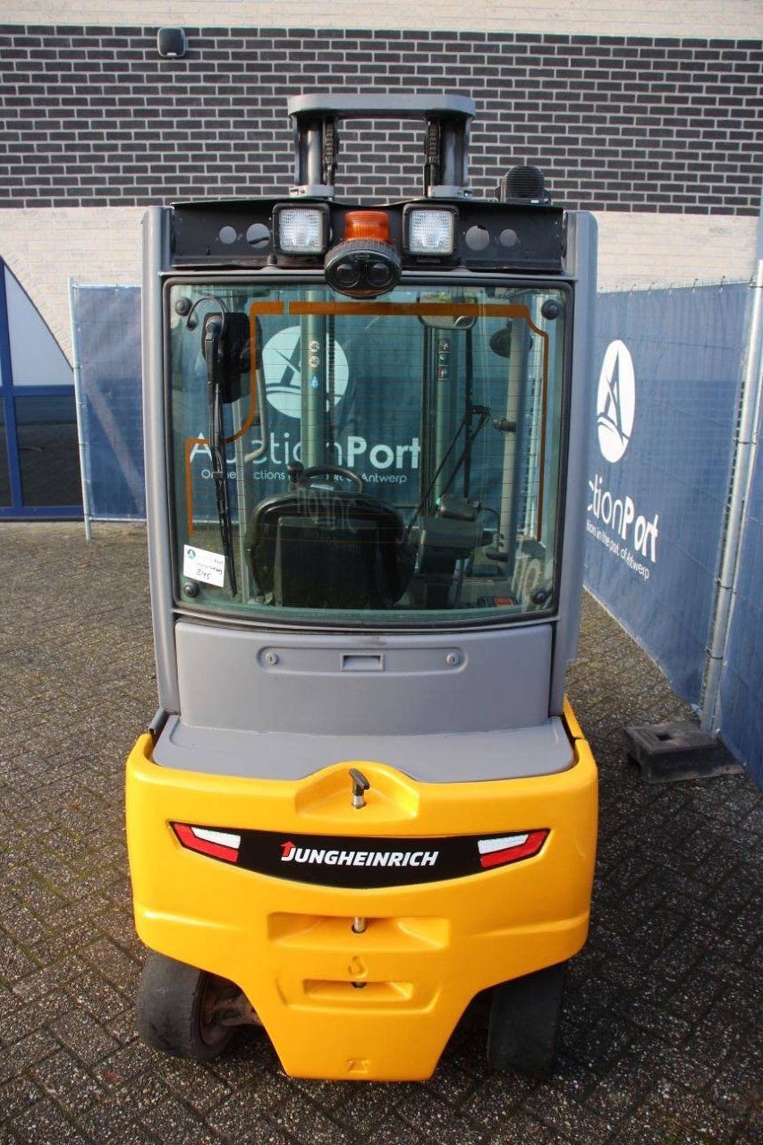 Frontstapler of the type Jungheinrich EFG 320, Gebrauchtmaschine in Antwerpen (Picture 4)