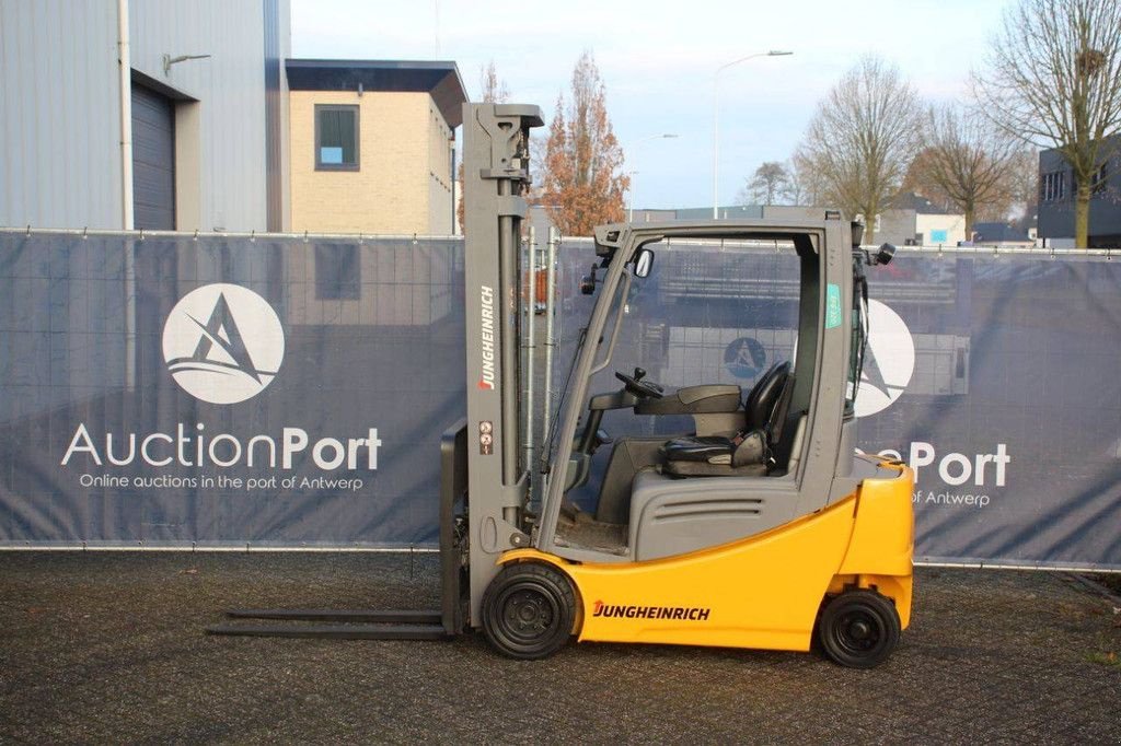 Frontstapler of the type Jungheinrich EFG 320, Gebrauchtmaschine in Antwerpen (Picture 2)