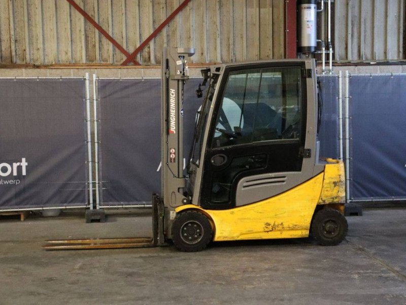 Frontstapler типа Jungheinrich EFG 320, Gebrauchtmaschine в Antwerpen