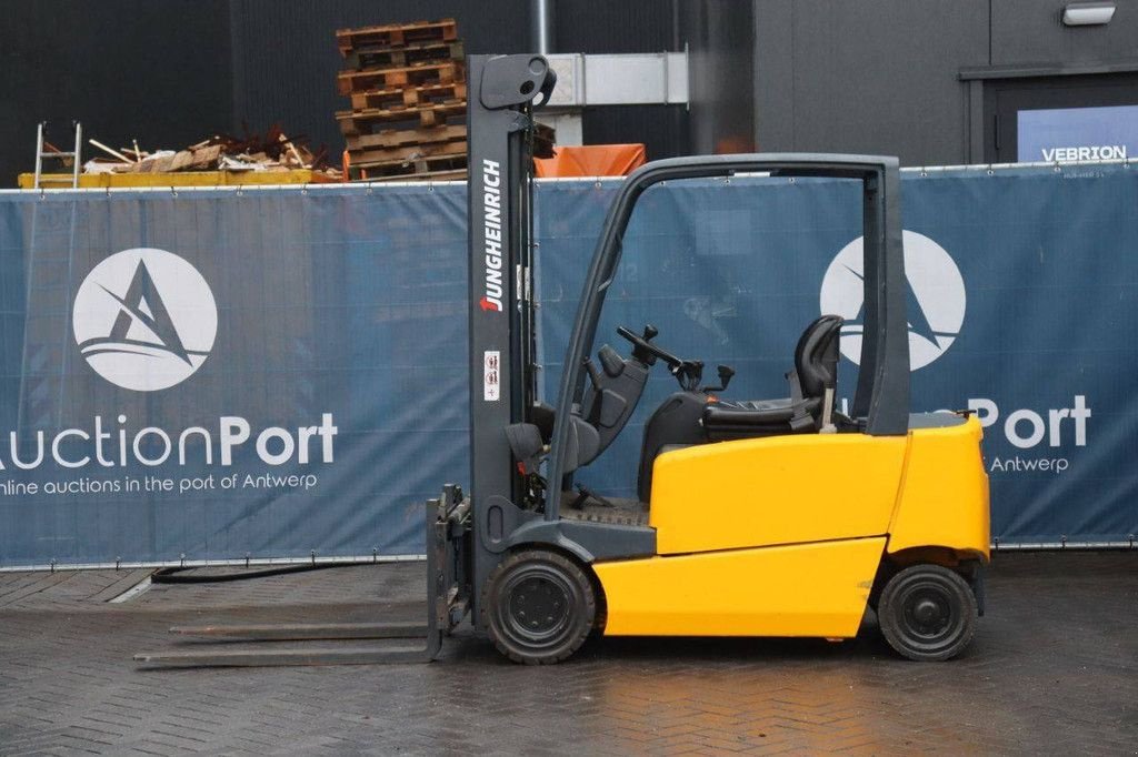 Frontstapler a típus Jungheinrich EFG 320, Gebrauchtmaschine ekkor: Antwerpen (Kép 2)