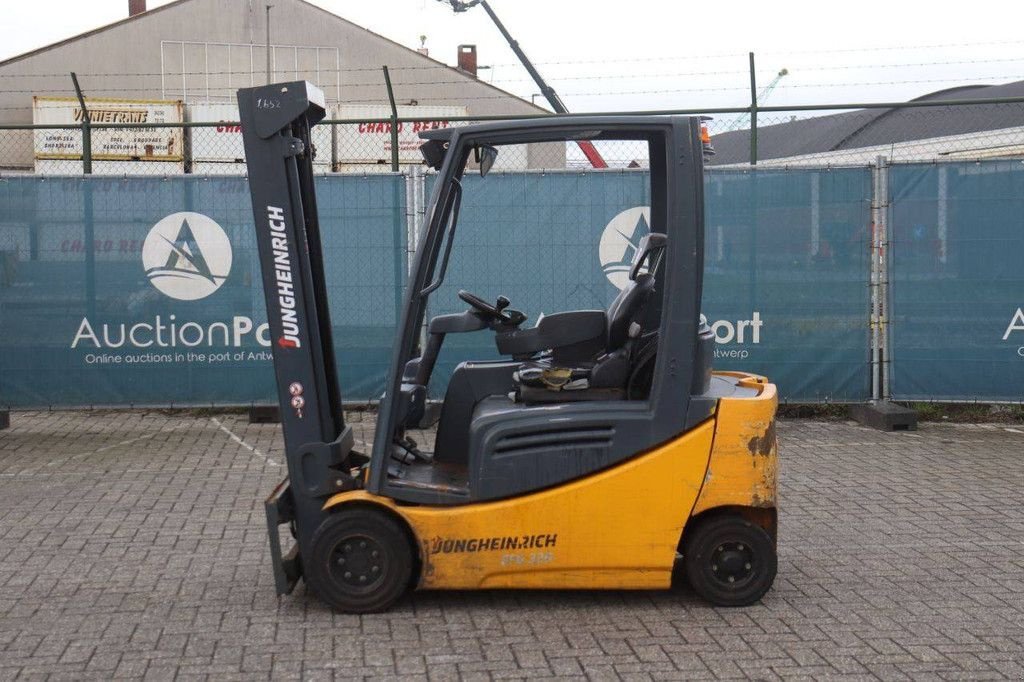 Frontstapler typu Jungheinrich EFG 320, Gebrauchtmaschine w Antwerpen (Zdjęcie 2)