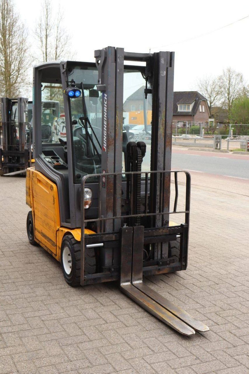 Frontstapler del tipo Jungheinrich EFG 320, Gebrauchtmaschine In Antwerpen (Immagine 8)