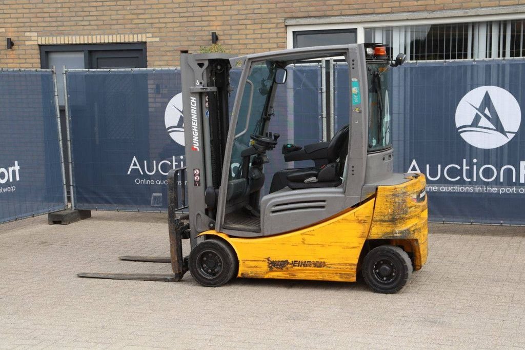Frontstapler typu Jungheinrich EFG 320, Gebrauchtmaschine w Antwerpen (Zdjęcie 3)