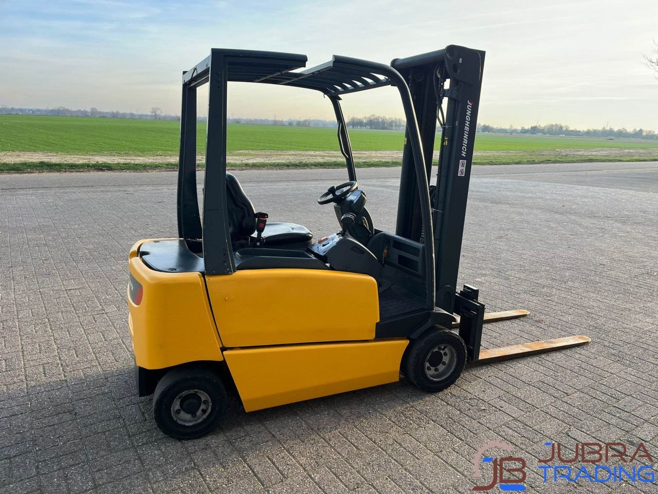 Frontstapler des Typs Jungheinrich EFG 320, Gebrauchtmaschine in Buggenum (Bild 4)