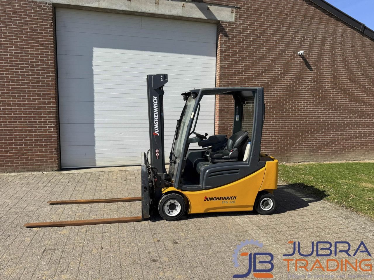 Frontstapler typu Jungheinrich EFG 320, Gebrauchtmaschine v Buggenum (Obrázek 1)