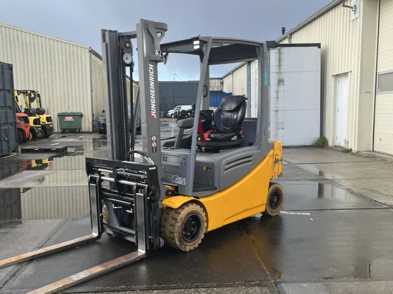 Frontstapler типа Jungheinrich EFG 320, Gebrauchtmaschine в Etten Leur (Фотография 1)