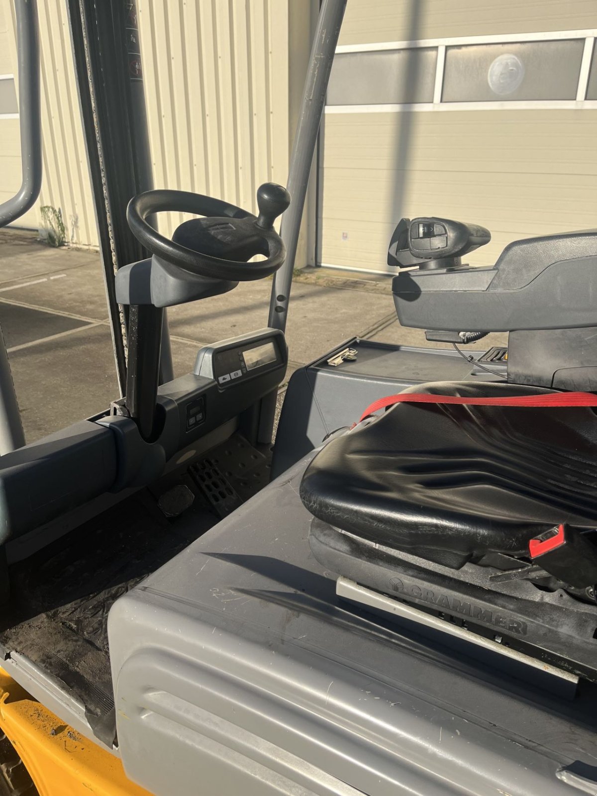 Frontstapler za tip Jungheinrich EFG 320, Gebrauchtmaschine u Etten Leur (Slika 5)