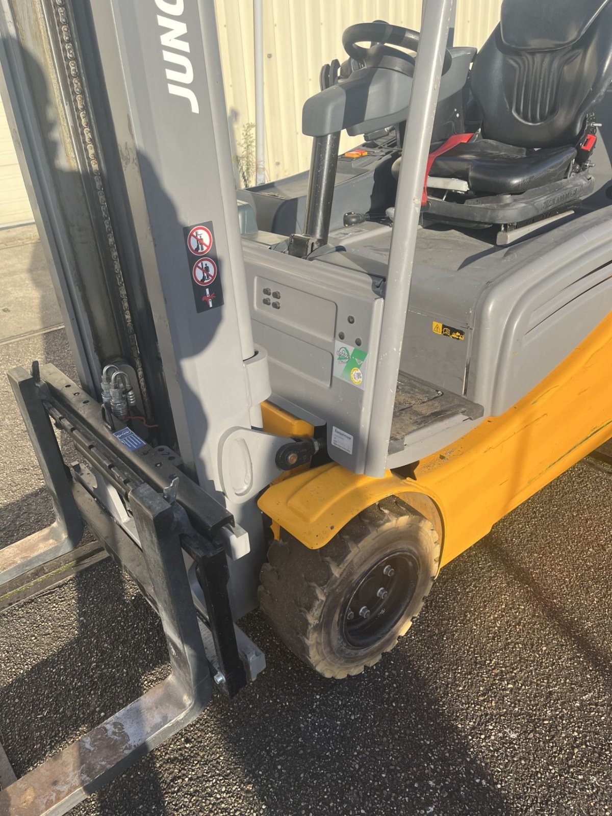 Frontstapler za tip Jungheinrich EFG 320, Gebrauchtmaschine u Etten Leur (Slika 7)