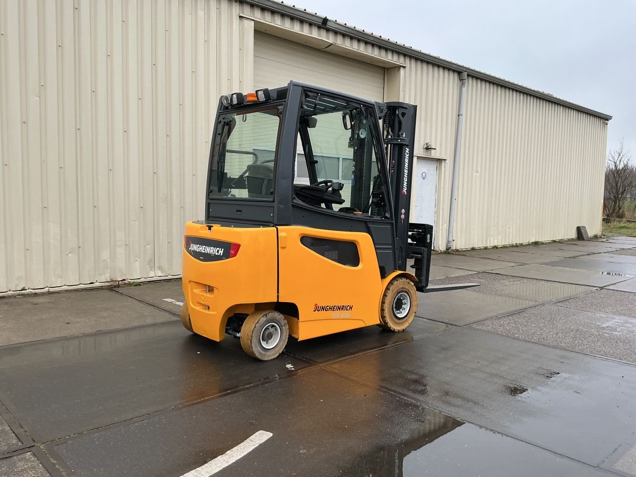 Frontstapler Türe ait Jungheinrich EFG 425 k, Gebrauchtmaschine içinde Etten Leur (resim 4)
