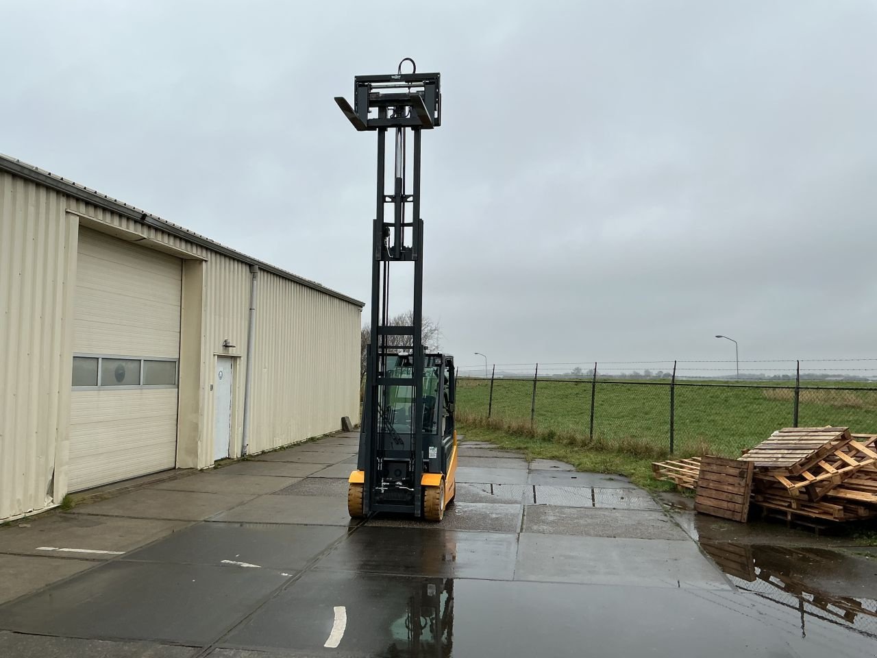 Frontstapler Türe ait Jungheinrich EFG 425 k, Gebrauchtmaschine içinde Etten Leur (resim 5)