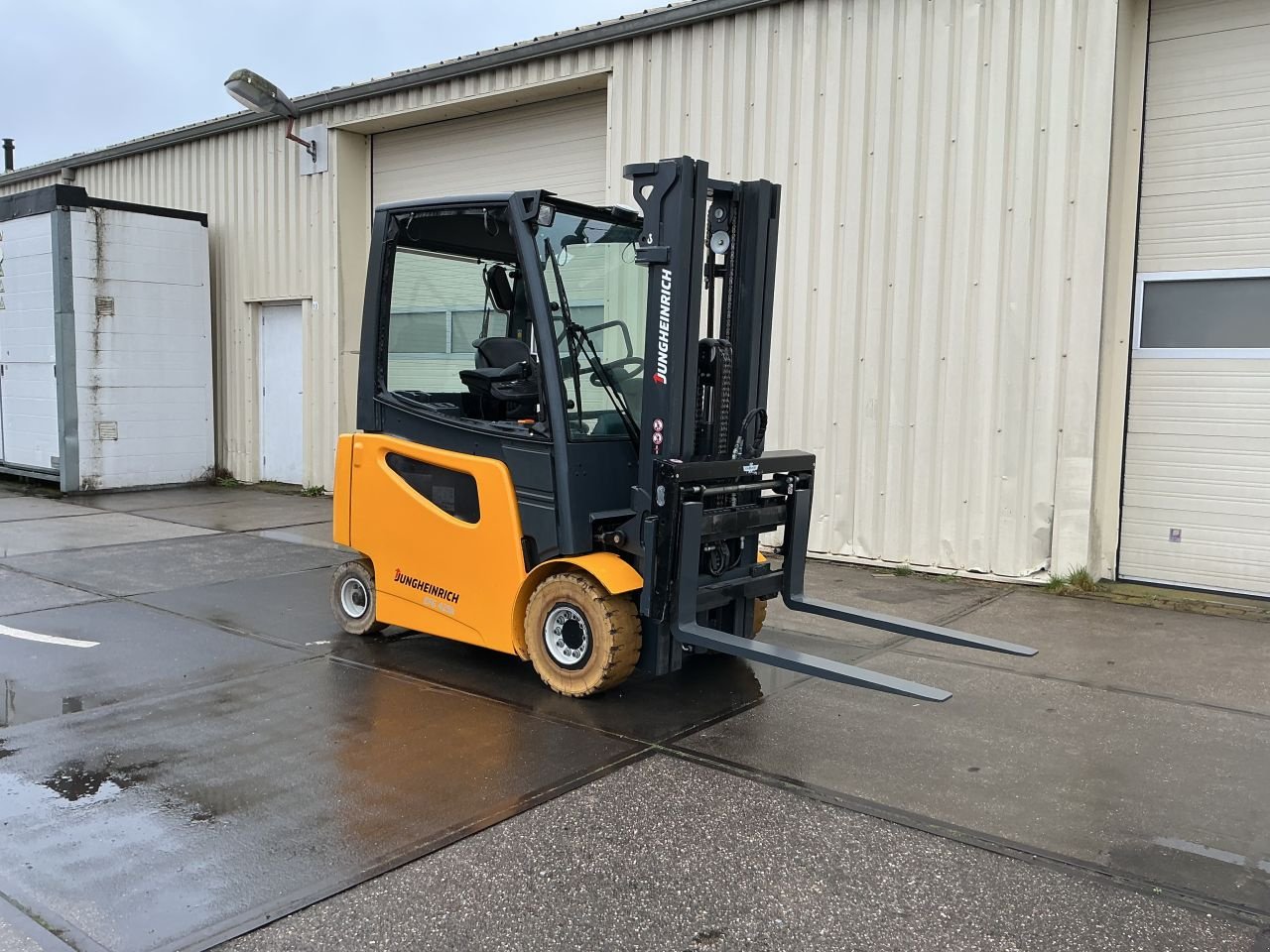 Frontstapler Türe ait Jungheinrich EFG 425 k, Gebrauchtmaschine içinde Etten Leur (resim 1)