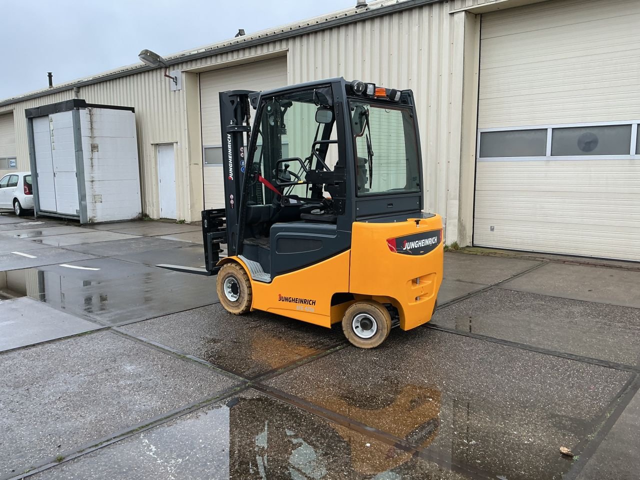 Frontstapler Türe ait Jungheinrich EFG 425 k, Gebrauchtmaschine içinde Etten Leur (resim 3)