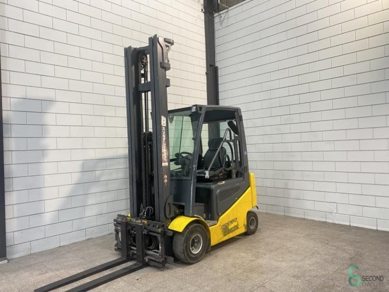 Frontstapler of the type Jungheinrich EFG 425, Gebrauchtmaschine in Wijchen (Picture 2)