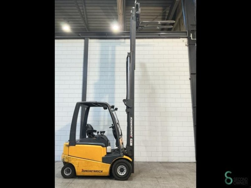 Frontstapler от тип Jungheinrich EFG 425, Gebrauchtmaschine в Wijchen (Снимка 7)