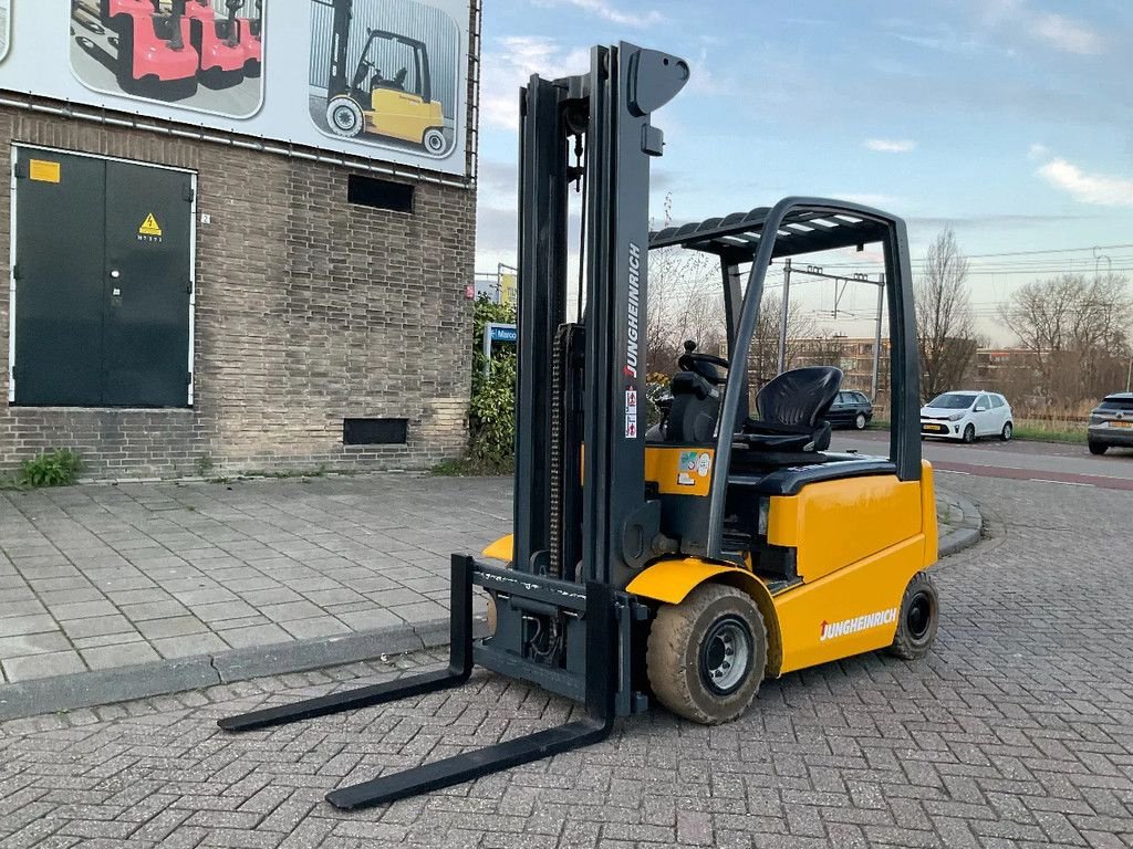 Frontstapler des Typs Jungheinrich EFG 425K 2500KG 6.00METER HEFTRUCK, Gebrauchtmaschine in Vlaardingen (Bild 3)