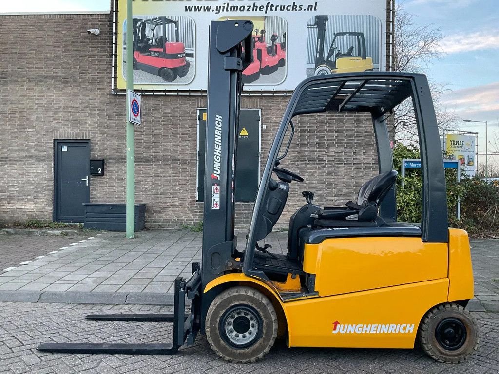 Frontstapler des Typs Jungheinrich EFG 425K 2500KG 6.00METER HEFTRUCK, Gebrauchtmaschine in Vlaardingen (Bild 2)