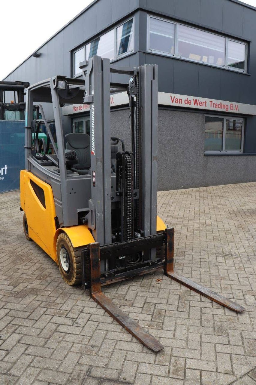 Frontstapler tip Jungheinrich EFG 425S, Gebrauchtmaschine in Antwerpen (Poză 8)