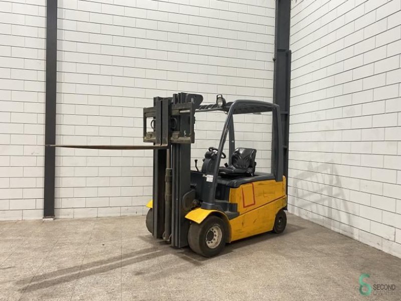 Frontstapler a típus Jungheinrich EFG 430, Gebrauchtmaschine ekkor: Wijchen (Kép 4)