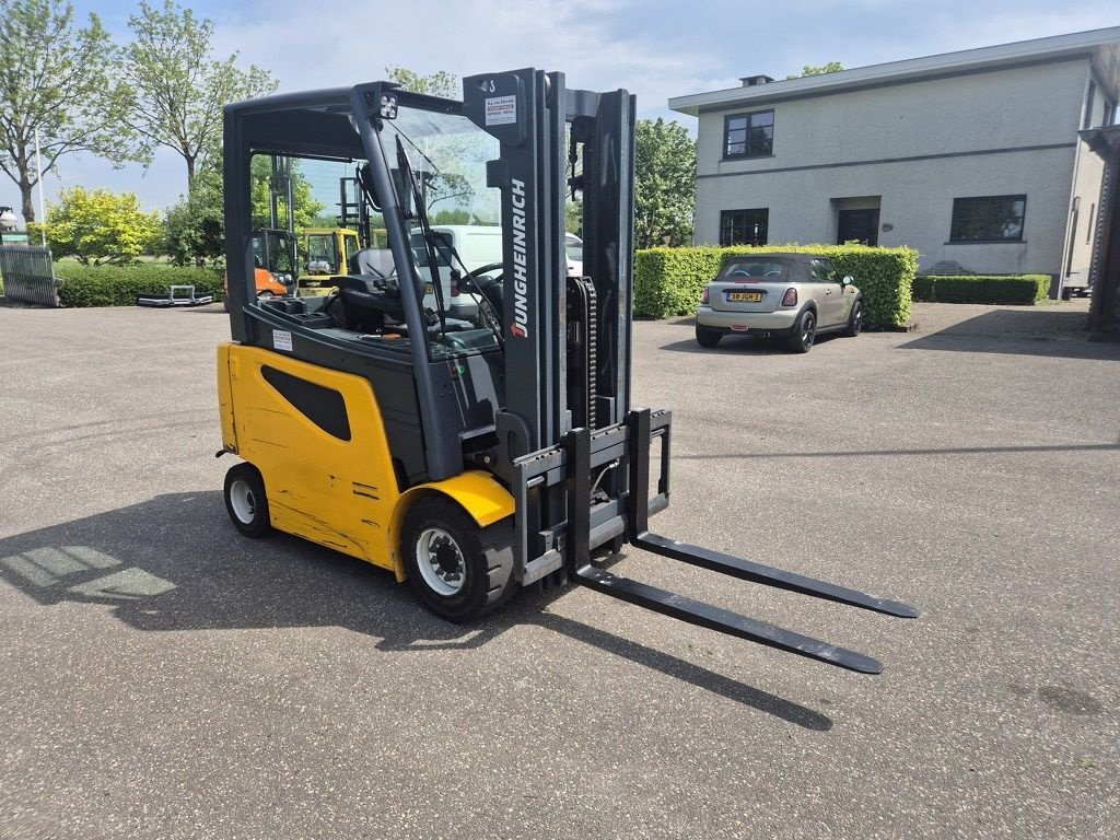 Frontstapler typu Jungheinrich EFG 430K, Gebrauchtmaschine v Mijdrecht (Obrázek 4)