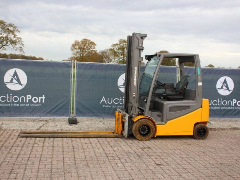 Frontstapler типа Jungheinrich EFG 430k, Gebrauchtmaschine в Antwerpen (Фотография 1)