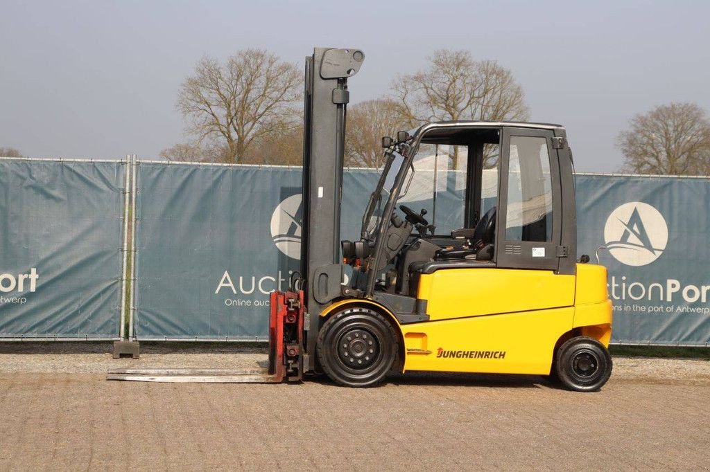 Frontstapler del tipo Jungheinrich EFG 540, Gebrauchtmaschine en Antwerpen (Imagen 1)