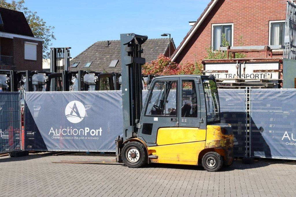 Frontstapler от тип Jungheinrich EFG 545, Gebrauchtmaschine в Antwerpen (Снимка 3)