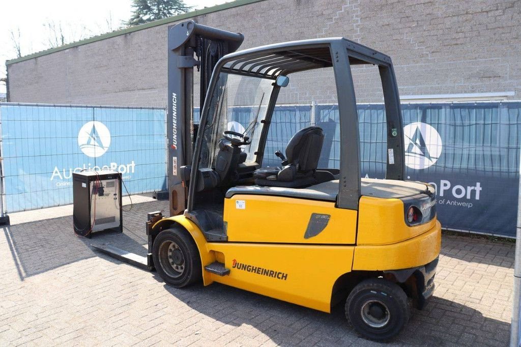 Frontstapler del tipo Jungheinrich EFG 550, Gebrauchtmaschine In Antwerpen (Immagine 4)