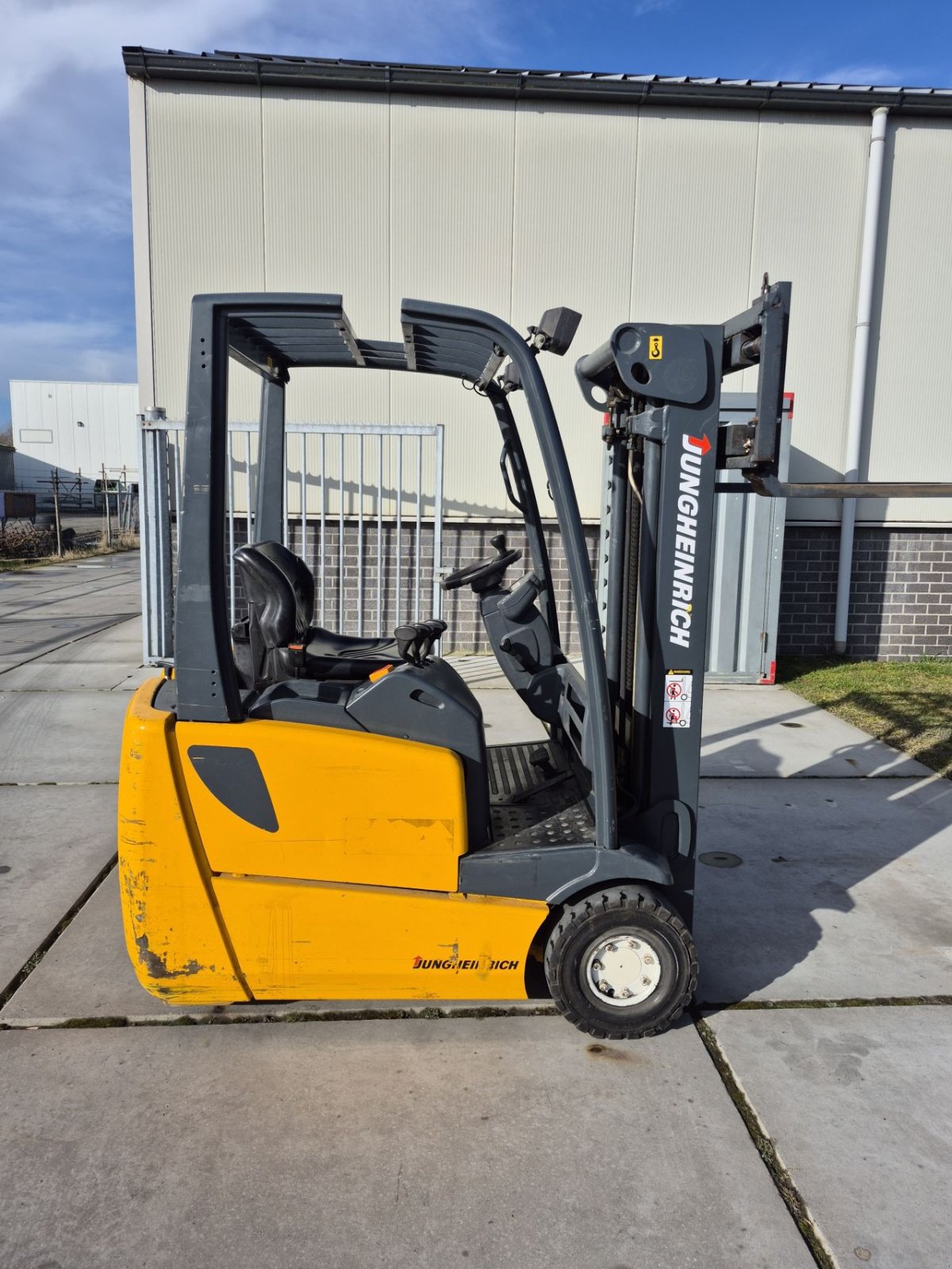 Frontstapler от тип Jungheinrich EFG DFac 15, Gebrauchtmaschine в Biddinghuizen (Снимка 4)