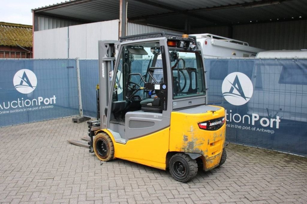 Frontstapler типа Jungheinrich EFG S30, Gebrauchtmaschine в Antwerpen (Фотография 3)