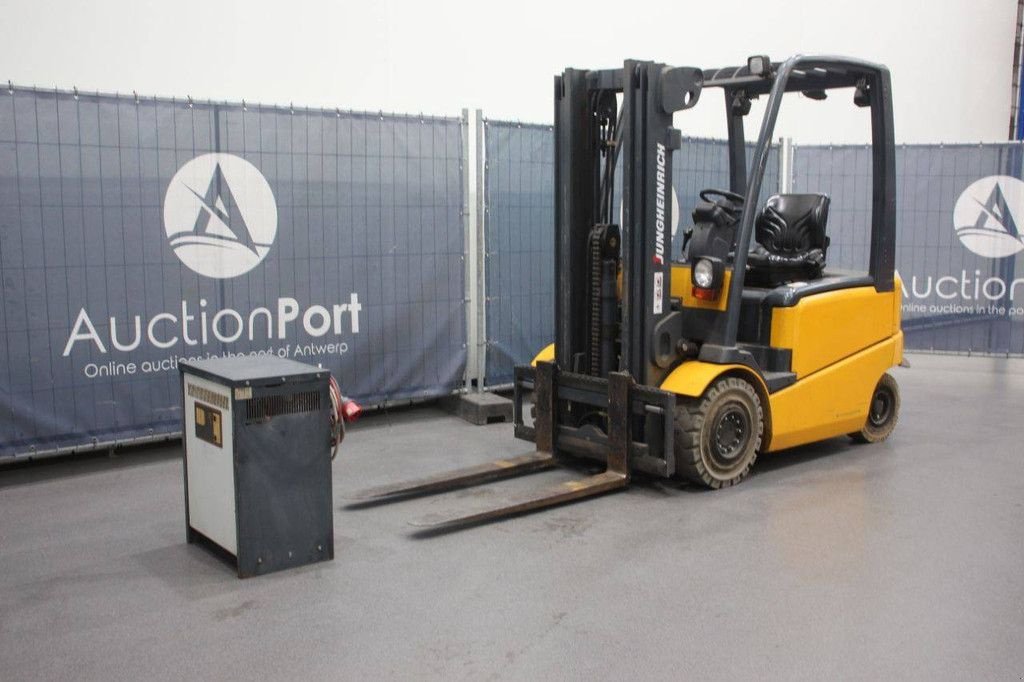 Frontstapler of the type Jungheinrich EFG-Vac 25, Gebrauchtmaschine in Antwerpen (Picture 9)