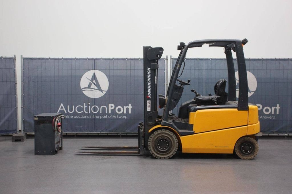 Frontstapler of the type Jungheinrich EFG-Vac 25, Gebrauchtmaschine in Antwerpen (Picture 2)