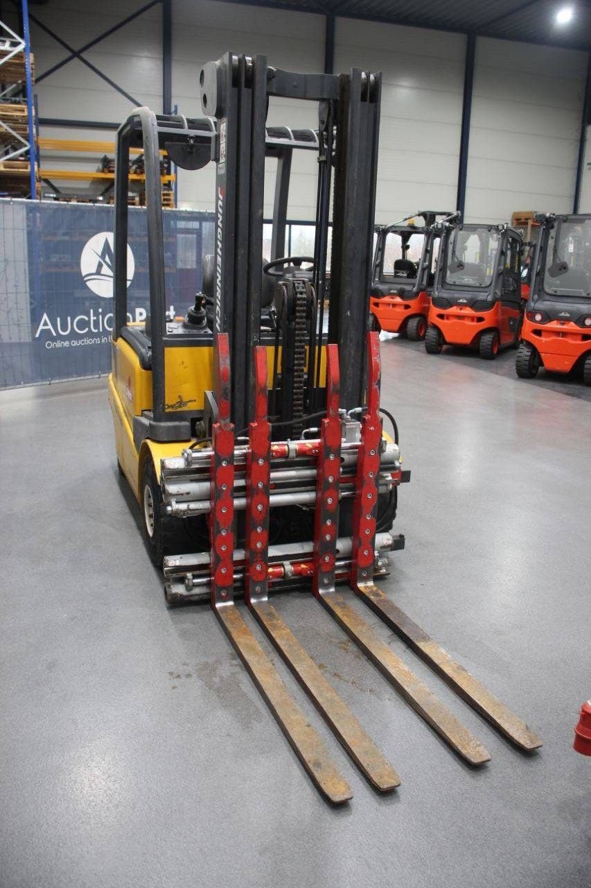 Frontstapler of the type Jungheinrich EFG-Vac25, Gebrauchtmaschine in Antwerpen (Picture 7)