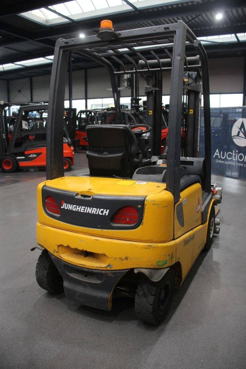 Frontstapler of the type Jungheinrich EFG-Vac25, Gebrauchtmaschine in Antwerpen (Picture 5)