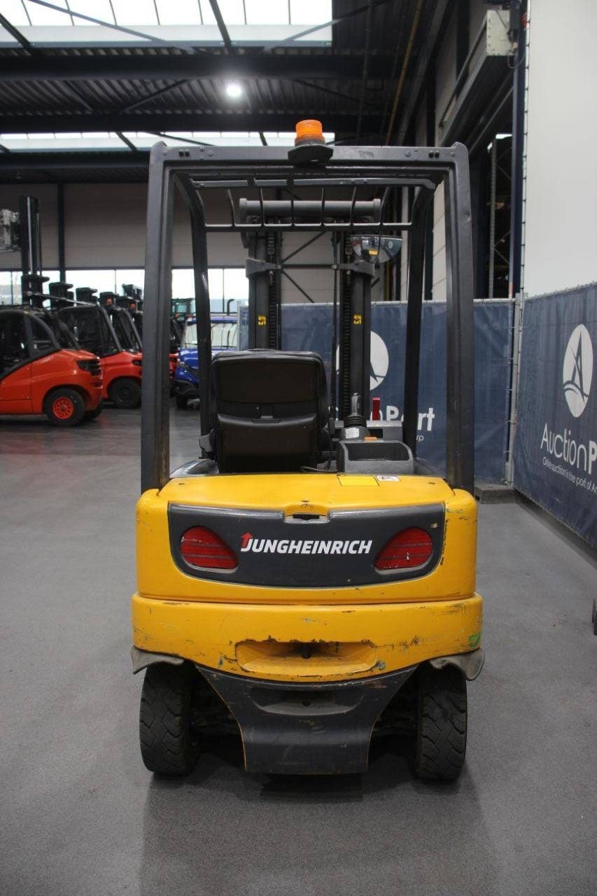 Frontstapler del tipo Jungheinrich EFG-Vac25, Gebrauchtmaschine en Antwerpen (Imagen 4)