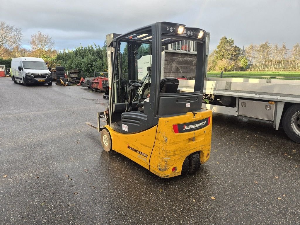 Frontstapler of the type Jungheinrich EFG220, Gebrauchtmaschine in Mijdrecht (Picture 3)