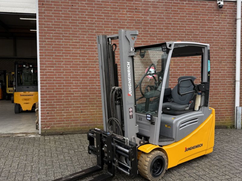 Frontstapler от тип Jungheinrich efg220, Gebrauchtmaschine в Heythuysen (Снимка 1)