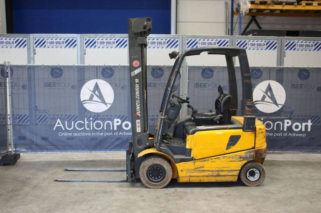 Frontstapler van het type Jungheinrich EFG25, Gebrauchtmaschine in Antwerpen (Foto 2)