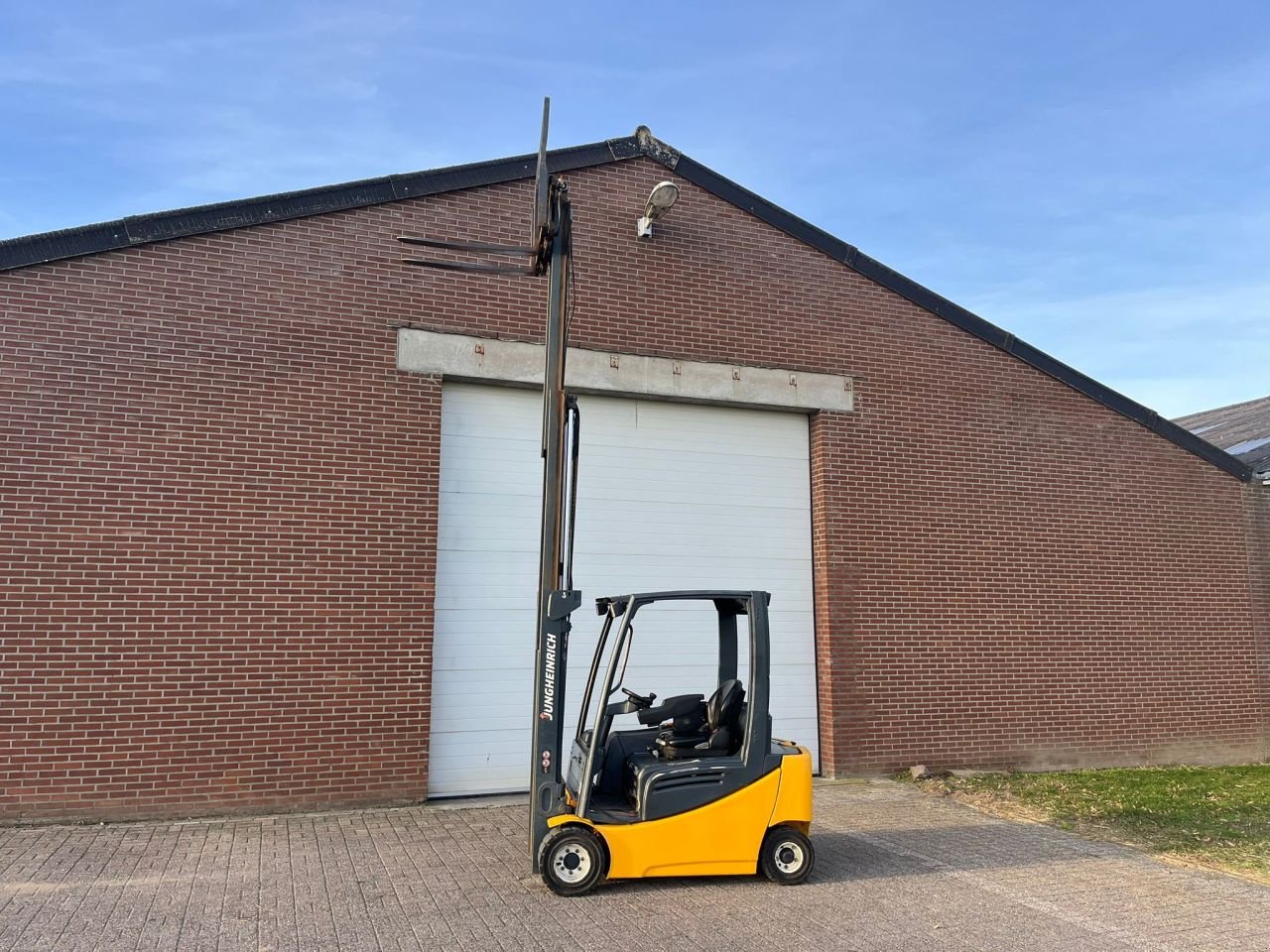 Frontstapler του τύπου Jungheinrich EFG320, Gebrauchtmaschine σε Buggenum (Φωτογραφία 9)