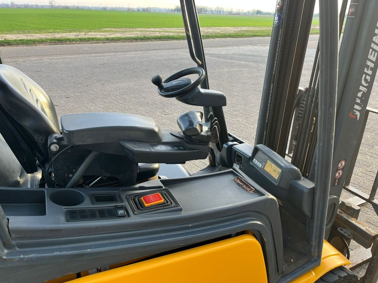 Frontstapler του τύπου Jungheinrich EFG320, Gebrauchtmaschine σε Buggenum (Φωτογραφία 11)