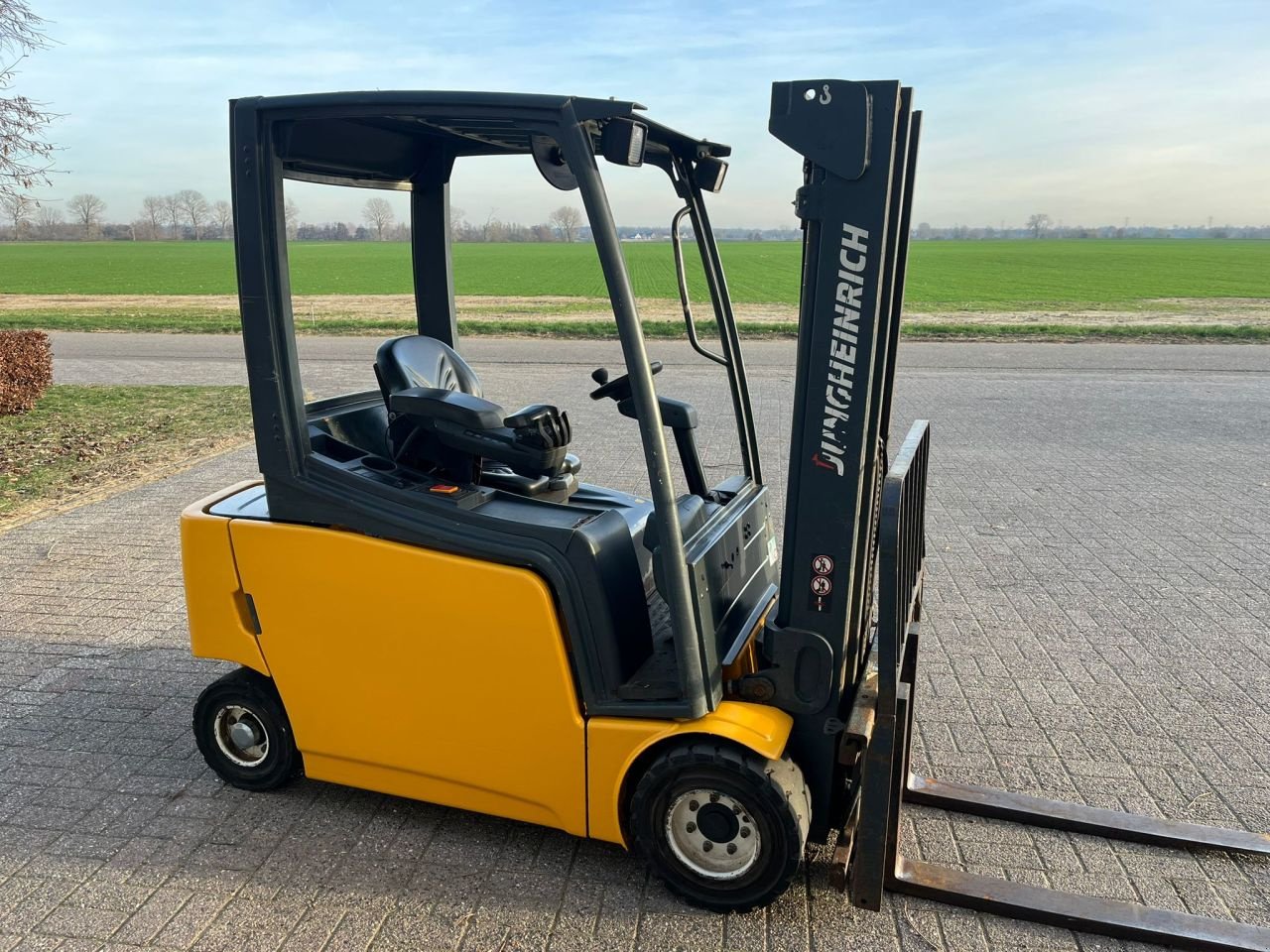 Frontstapler του τύπου Jungheinrich EFG320, Gebrauchtmaschine σε Buggenum (Φωτογραφία 7)