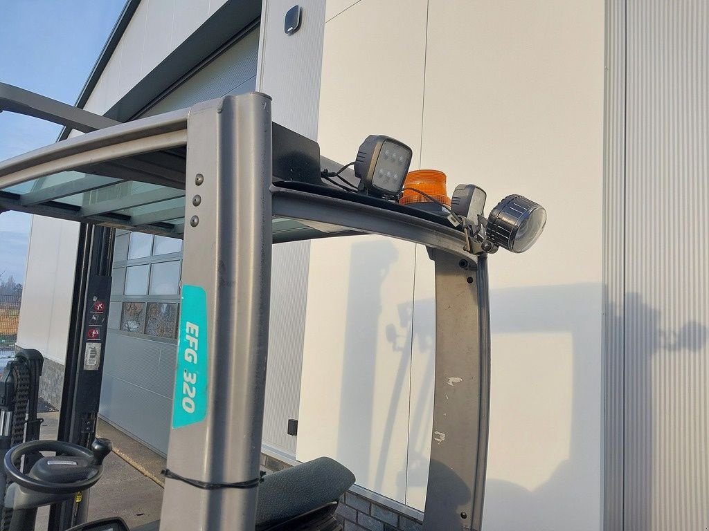 Frontstapler typu Jungheinrich EFG320, Gebrauchtmaschine w Swifterbant (Zdjęcie 11)