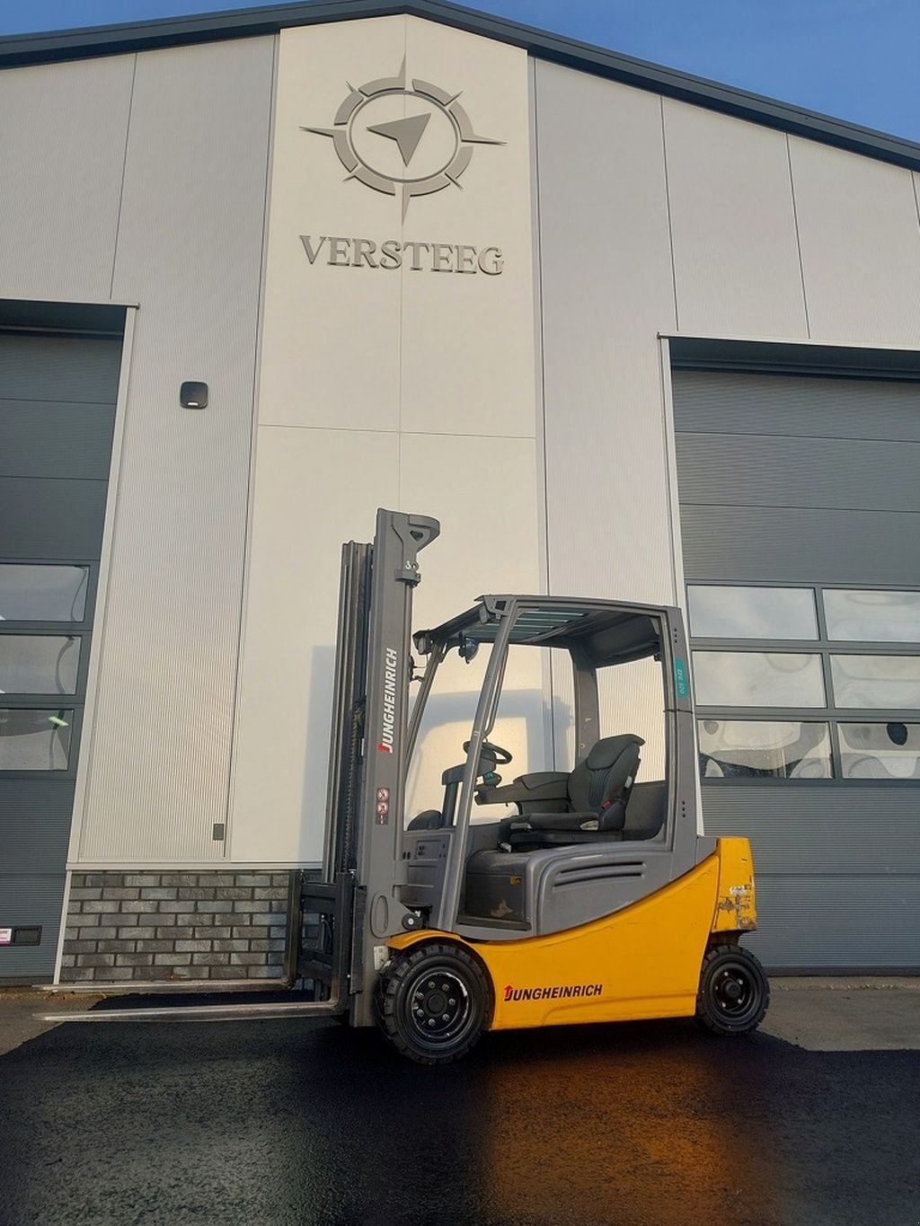 Frontstapler typu Jungheinrich EFG320, Gebrauchtmaschine w Swifterbant (Zdjęcie 1)