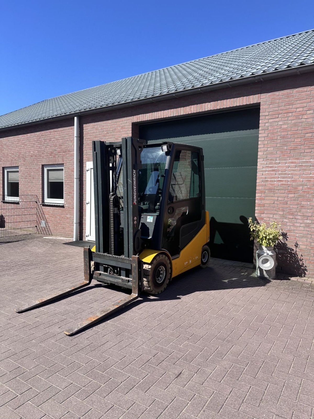 Frontstapler типа Jungheinrich EFG425, Gebrauchtmaschine в Reusel (Фотография 4)