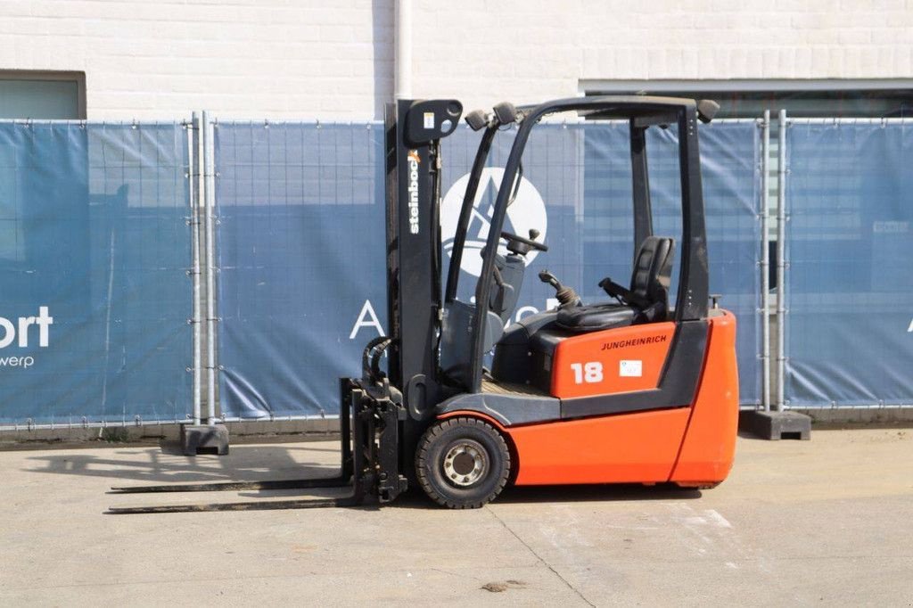 Frontstapler του τύπου Jungheinrich Model 18, Gebrauchtmaschine σε Antwerpen (Φωτογραφία 1)