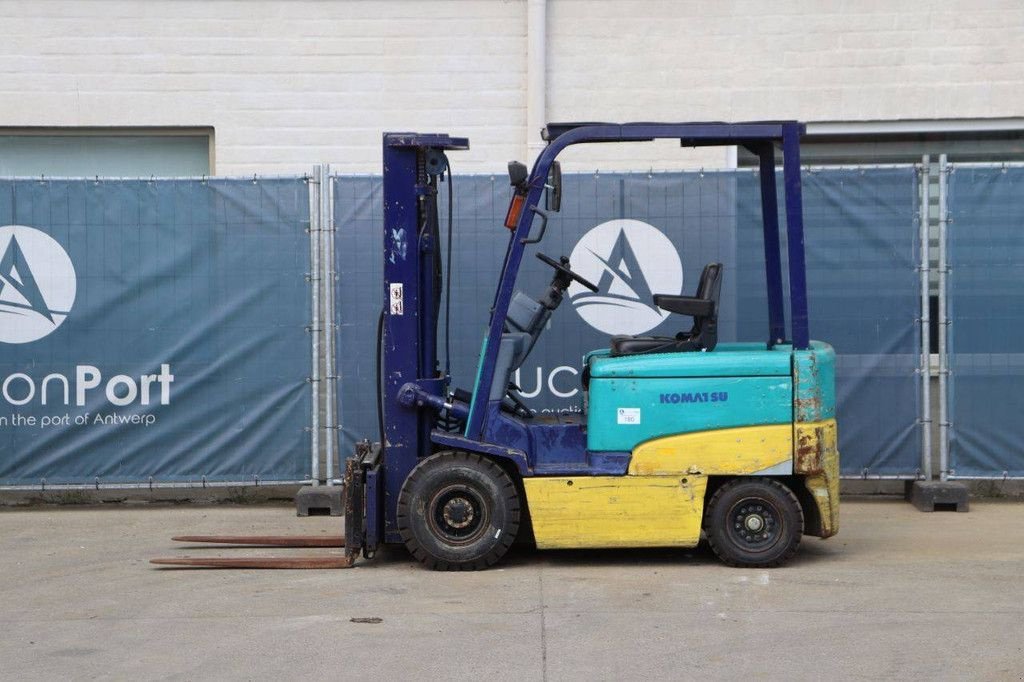 Frontstapler del tipo Komatsu FB25EX-8, Gebrauchtmaschine en Antwerpen (Imagen 2)
