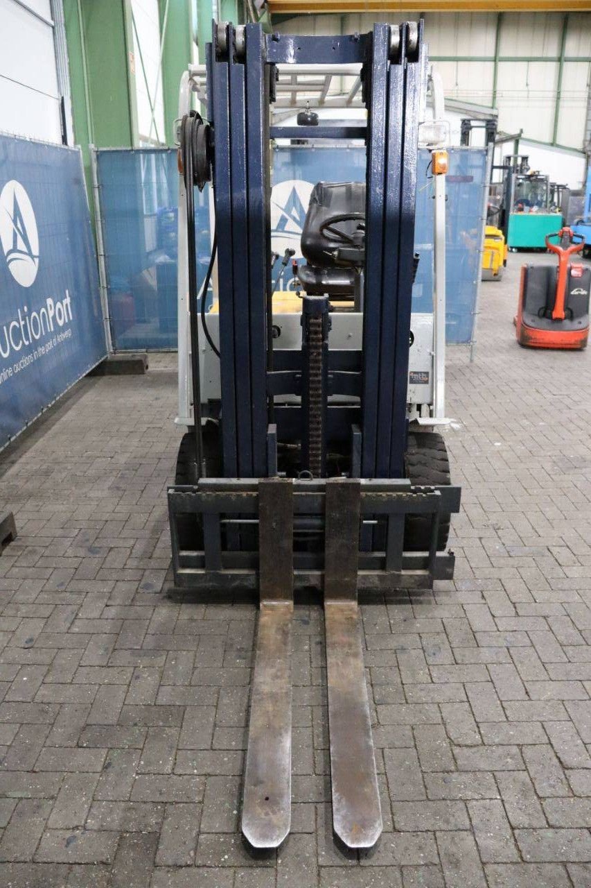 Frontstapler del tipo Komatsu FB25H-1E, Gebrauchtmaschine en Antwerpen (Imagen 9)