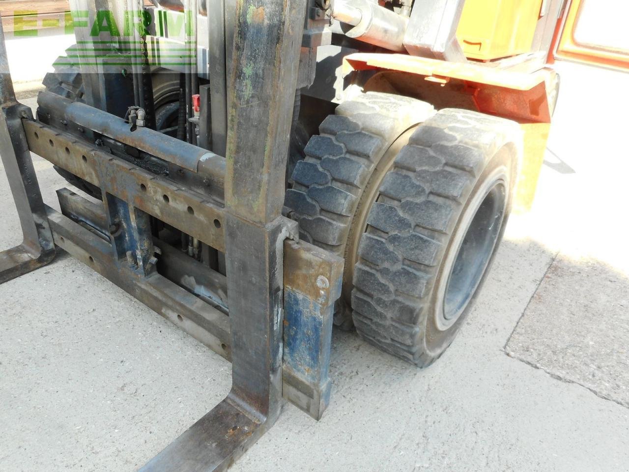 Frontstapler typu Komatsu fd40t-5e mit zwillingsreifen + ss + 4. kreis, Gebrauchtmaschine v ST. NIKOLAI/DR. (Obrázek 12)